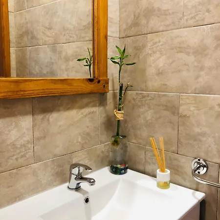 Quarto Com Vista Do Rio Tejo