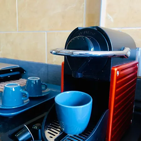 Gasthof Quarto Com Vista Do Rio Tejo Lissabon