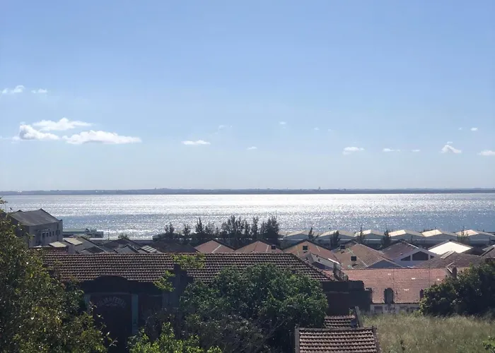Quarto Com Vista Do Rio Tejo *